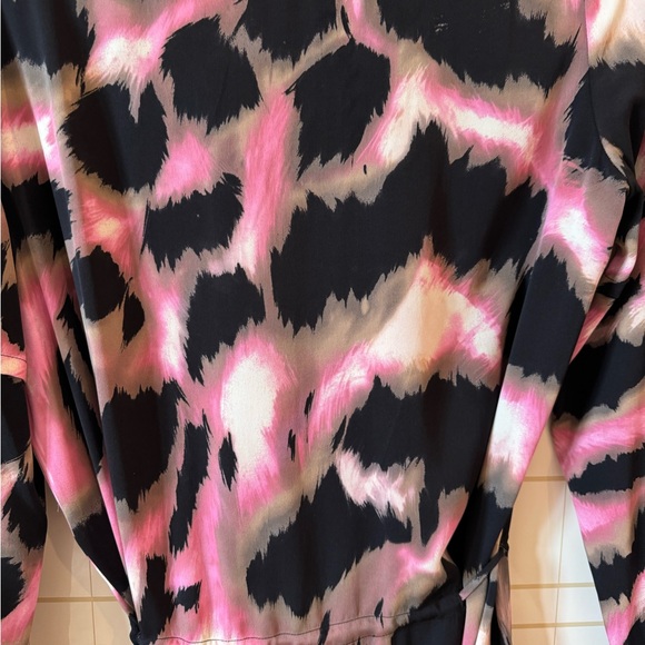 DVF Pattern Dress - Picture 5 of 9